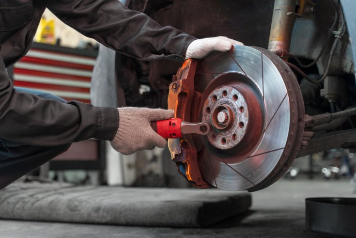 Why Your Brakes Squeak and When It’s Time for a Professional Check