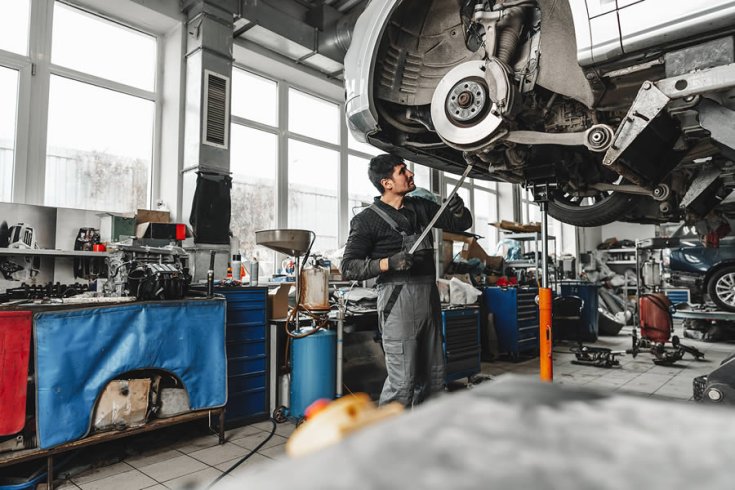 What Mechanics See Under the Car Will Surprise You